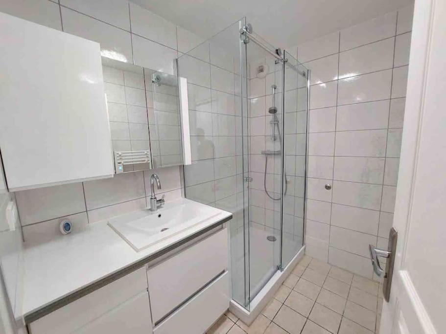 Modern One Bedroom Apartment In Cannes Luaran gambar